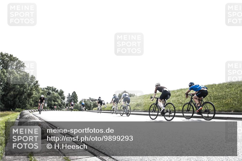 21.06.2026 - 29. Vierlanden-Triathlon H.Heesch http://msf.ph/oto/9899293 21.06.2026 10:57:05 Radfahren 145, 255, 374, 514, 517, 585 meine-sportfotos.de