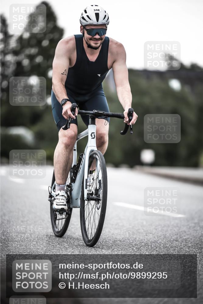 21.06.2026 - 29. Vierlanden-Triathlon H.Heesch http://msf.ph/oto/9899295 21.06.2026 10:07:07 Radfahren 83, 344, 348 meine-sportfotos.de