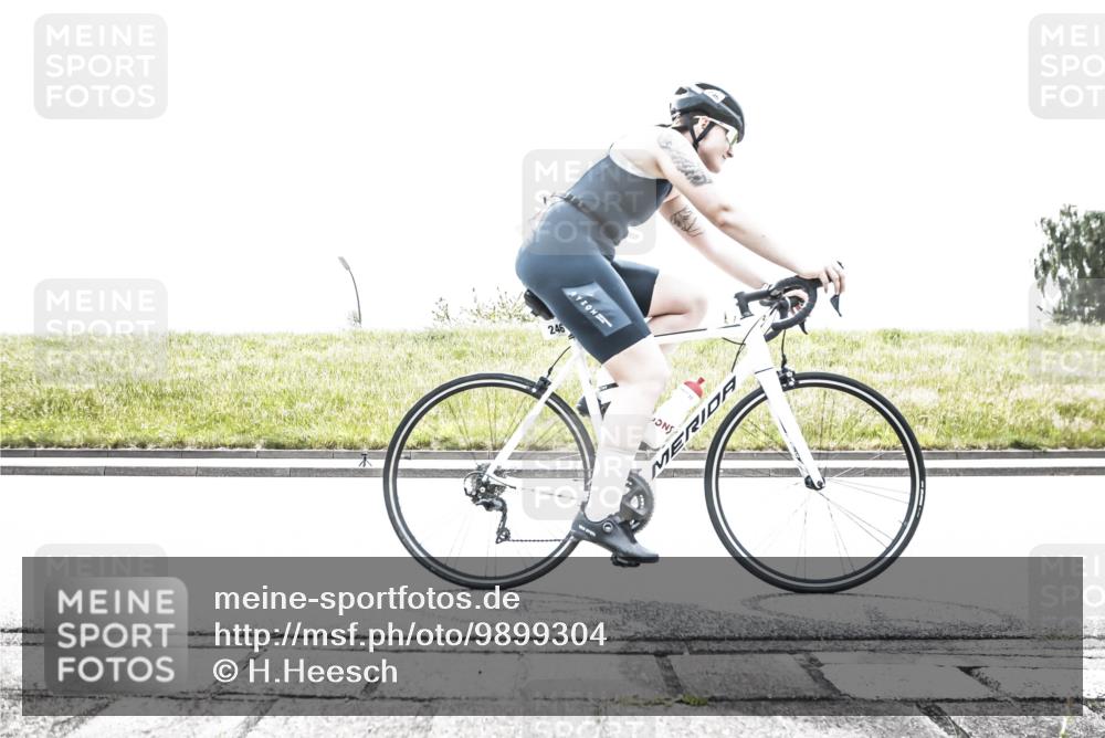 21.06.2026 - 29. Vierlanden-Triathlon H.Heesch http://msf.ph/oto/9899304 21.06.2026 11:36:28 Radfahren 246, 653, 833 meine-sportfotos.de