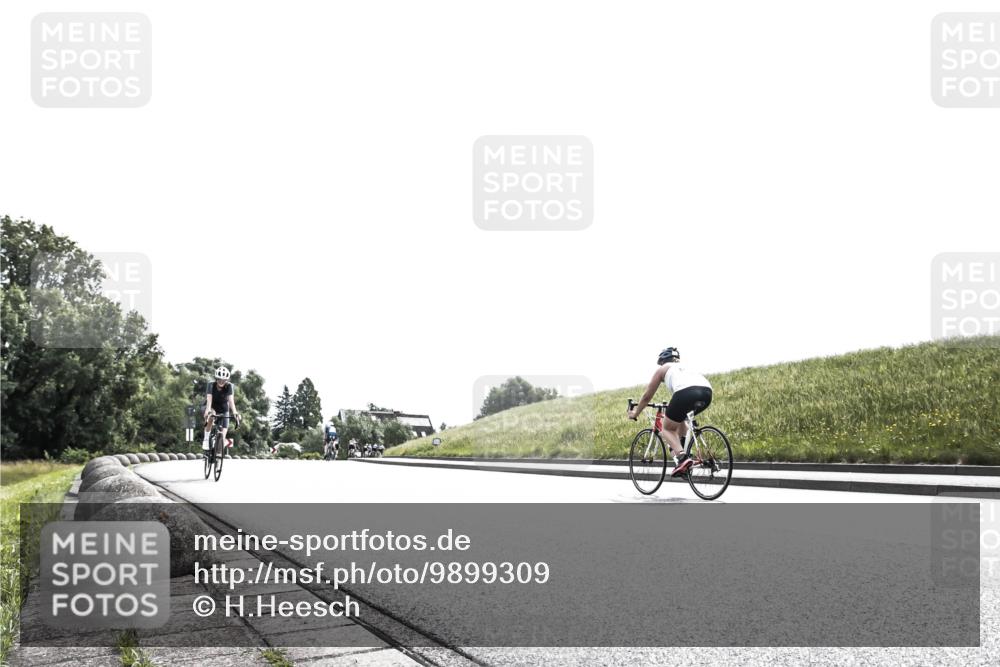 21.06.2026 - 29. Vierlanden-Triathlon H.Heesch http://msf.ph/oto/9899309 21.06.2026 10:57:12 Radfahren 236 meine-sportfotos.de