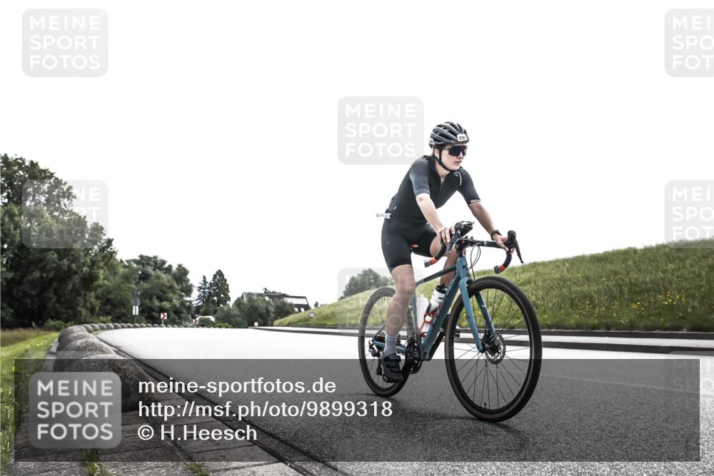 21.06.2026 - 29. Vierlanden-Triathlon H.Heesch http://msf.ph/oto/9899318 21.06.2026 10:58:30 Radfahren 238 meine-sportfotos.de
