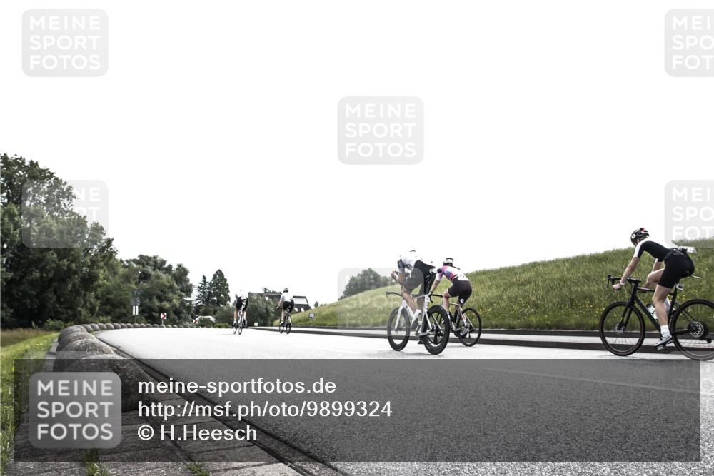 21.06.2026 - 29. Vierlanden-Triathlon H.Heesch http://msf.ph/oto/9899324 21.06.2026 10:58:32 Radfahren 238 meine-sportfotos.de