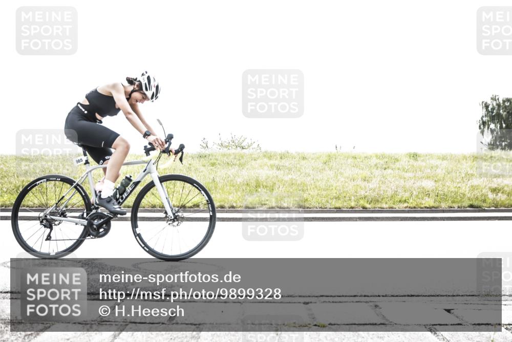 21.06.2026 - 29. Vierlanden-Triathlon H.Heesch http://msf.ph/oto/9899328 21.06.2026 11:37:00 Radfahren 832, 847, 865 meine-sportfotos.de