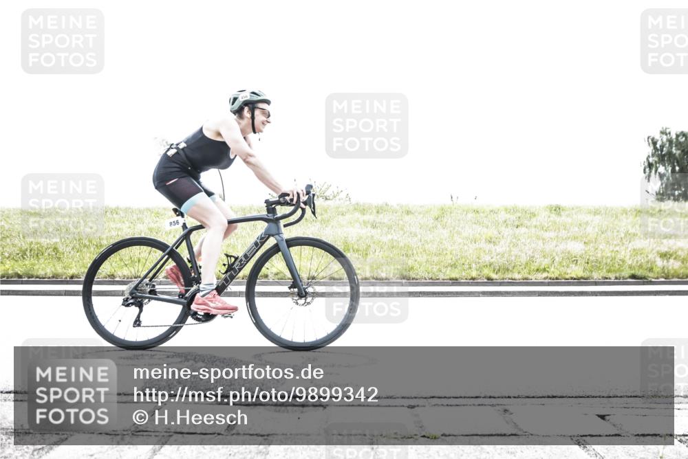 21.06.2026 - 29. Vierlanden-Triathlon H.Heesch http://msf.ph/oto/9899342 21.06.2026 11:37:18 Radfahren 724, 834, 856, 861 meine-sportfotos.de