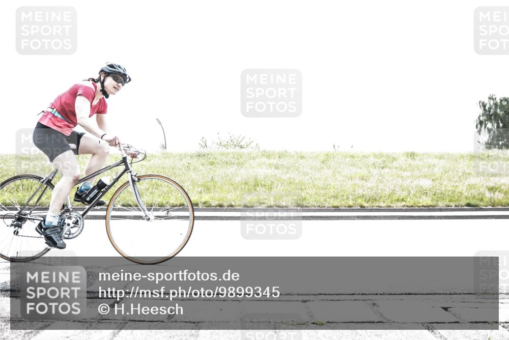 21.06.2026 - 29. Vierlanden-Triathlon H.Heesch http://msf.ph/oto/9899345 21.06.2026 11:37:18 Radfahren 724, 834, 856, 861 meine-sportfotos.de