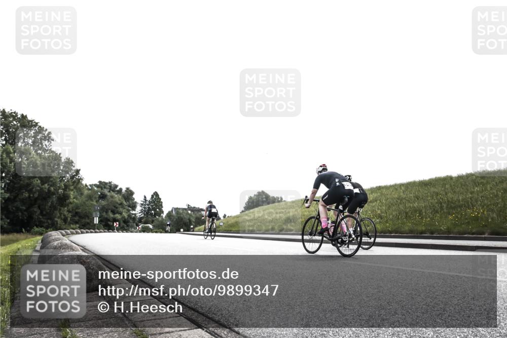 21.06.2026 - 29. Vierlanden-Triathlon H.Heesch http://msf.ph/oto/9899347 21.06.2026 10:59:22 Radfahren  meine-sportfotos.de
