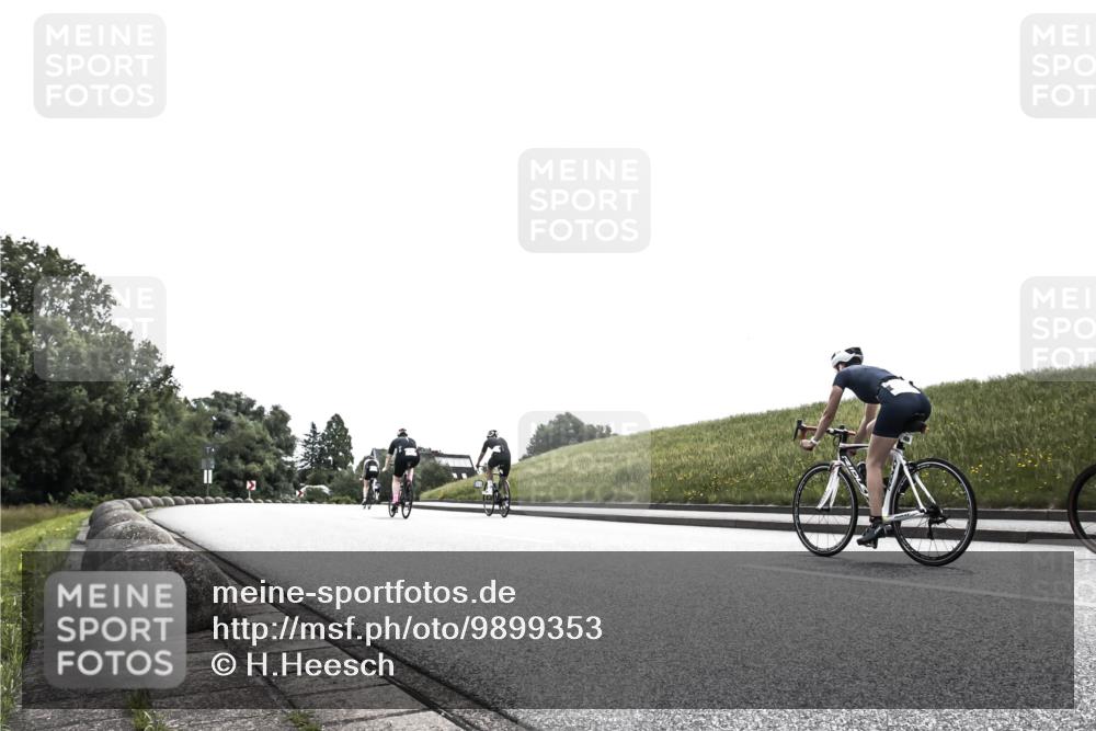 21.06.2026 - 29. Vierlanden-Triathlon H.Heesch http://msf.ph/oto/9899353 21.06.2026 10:59:23 Radfahren 553 meine-sportfotos.de