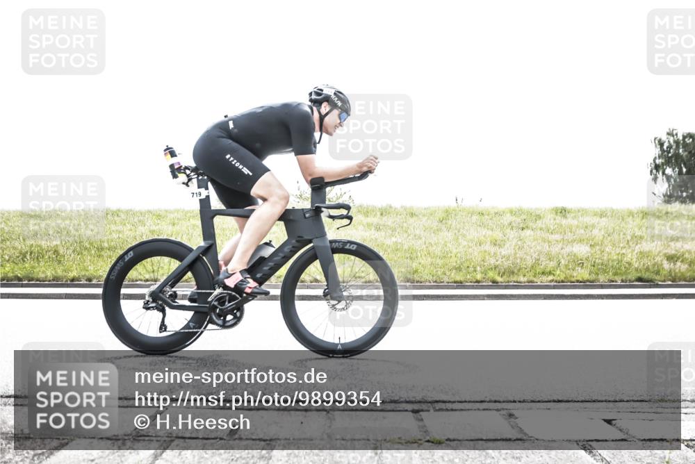 21.06.2026 - 29. Vierlanden-Triathlon H.Heesch http://msf.ph/oto/9899354 21.06.2026 11:37:41 Radfahren 105, 665, 719 meine-sportfotos.de