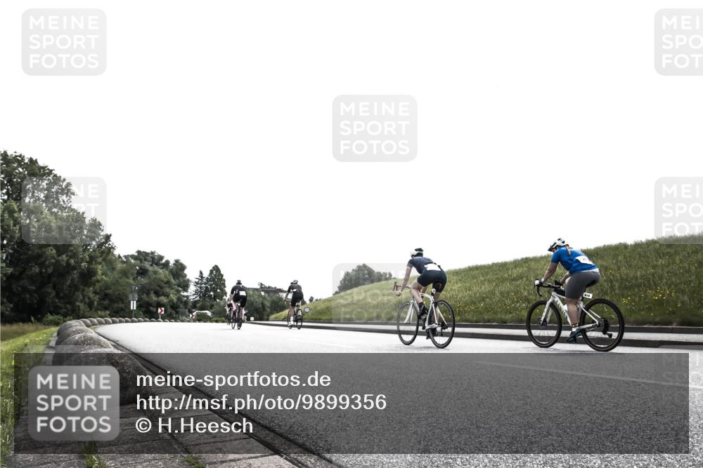 21.06.2026 - 29. Vierlanden-Triathlon H.Heesch http://msf.ph/oto/9899356 21.06.2026 10:59:23 Radfahren 553 meine-sportfotos.de