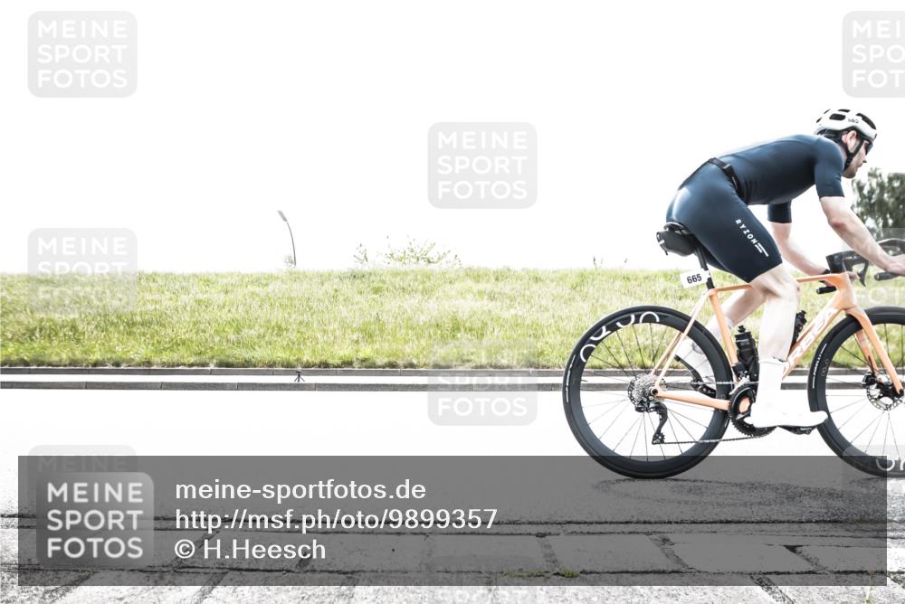 21.06.2026 - 29. Vierlanden-Triathlon H.Heesch http://msf.ph/oto/9899357 21.06.2026 11:37:44 Radfahren 105, 279, 665, 719, 895 meine-sportfotos.de