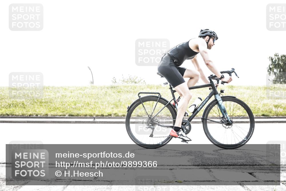 21.06.2026 - 29. Vierlanden-Triathlon H.Heesch http://msf.ph/oto/9899366 21.06.2026 11:37:56 Radfahren 706, 787, 895 meine-sportfotos.de