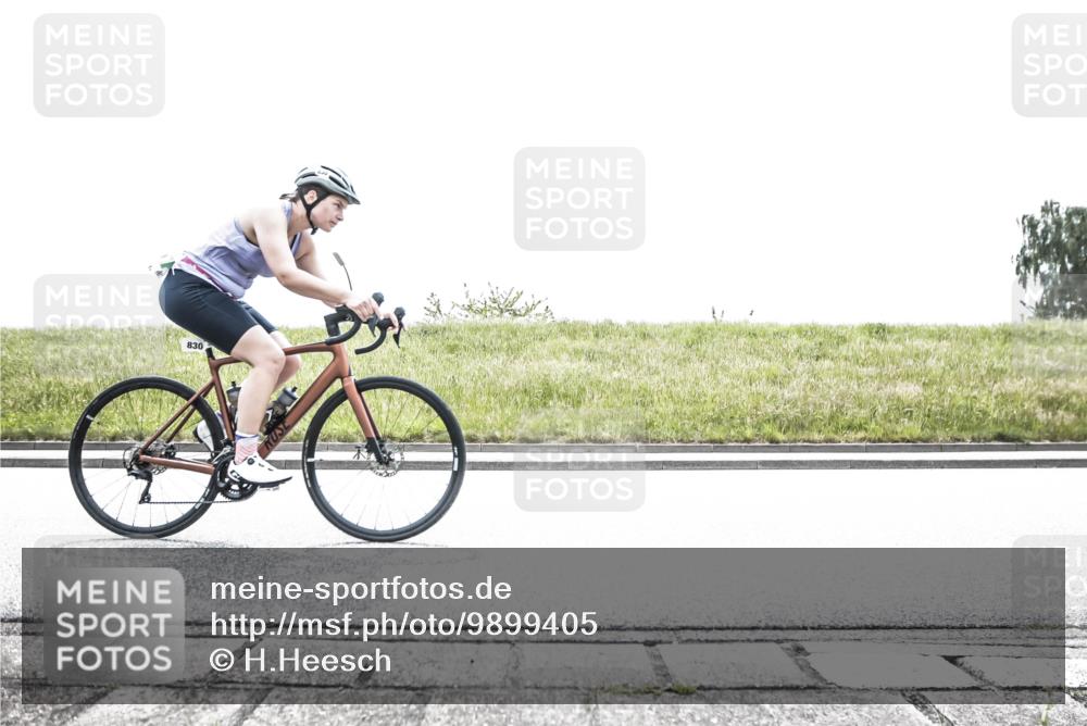 21.06.2026 - 29. Vierlanden-Triathlon H.Heesch http://msf.ph/oto/9899405 21.06.2026 11:39:55 Radfahren 647, 685, 721, 830 meine-sportfotos.de