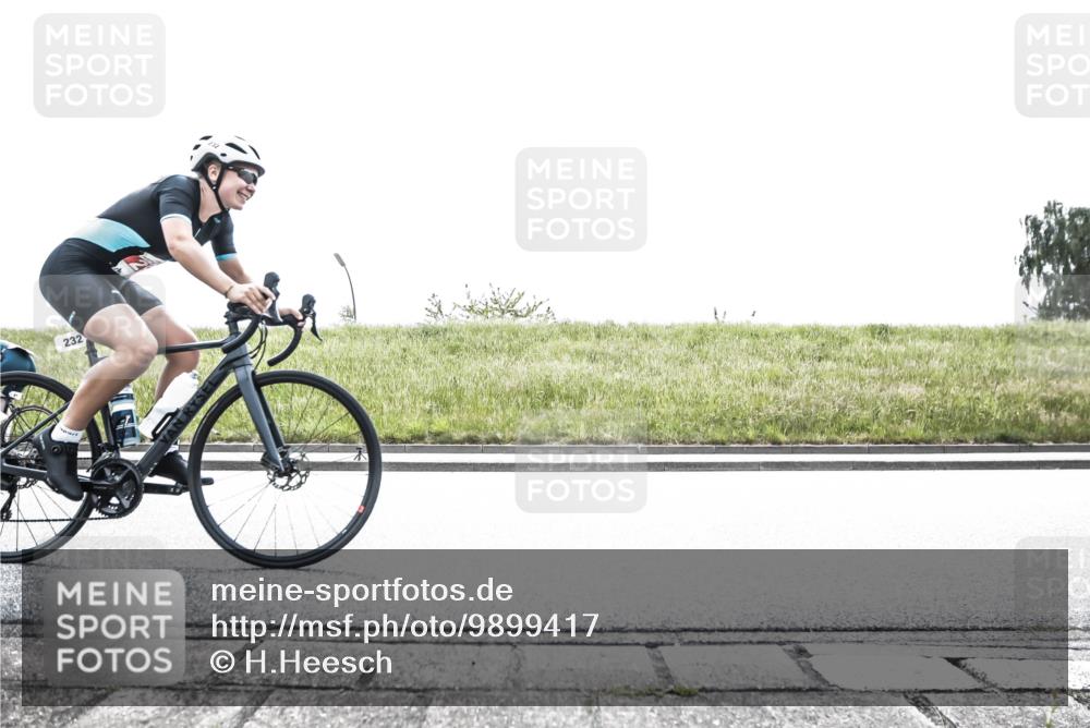 21.06.2026 - 29. Vierlanden-Triathlon H.Heesch http://msf.ph/oto/9899417 21.06.2026 11:40:18 Radfahren 87, 232, 688 meine-sportfotos.de