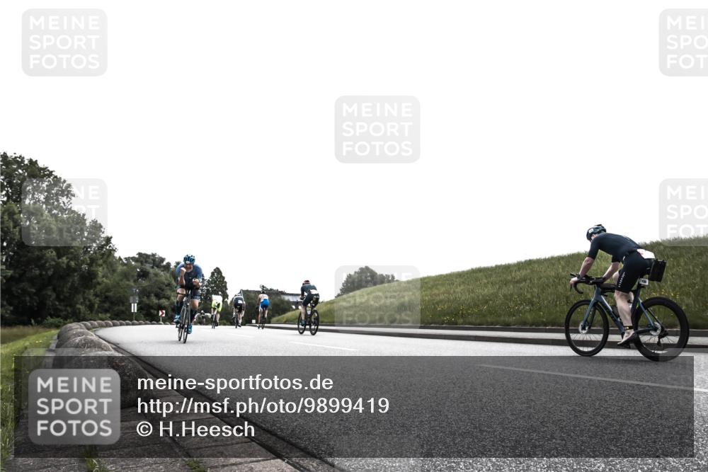 21.06.2026 - 29. Vierlanden-Triathlon H.Heesch http://msf.ph/oto/9899419 21.06.2026 11:02:00 Radfahren 200, 253, 287, 299, 565, 566 meine-sportfotos.de
