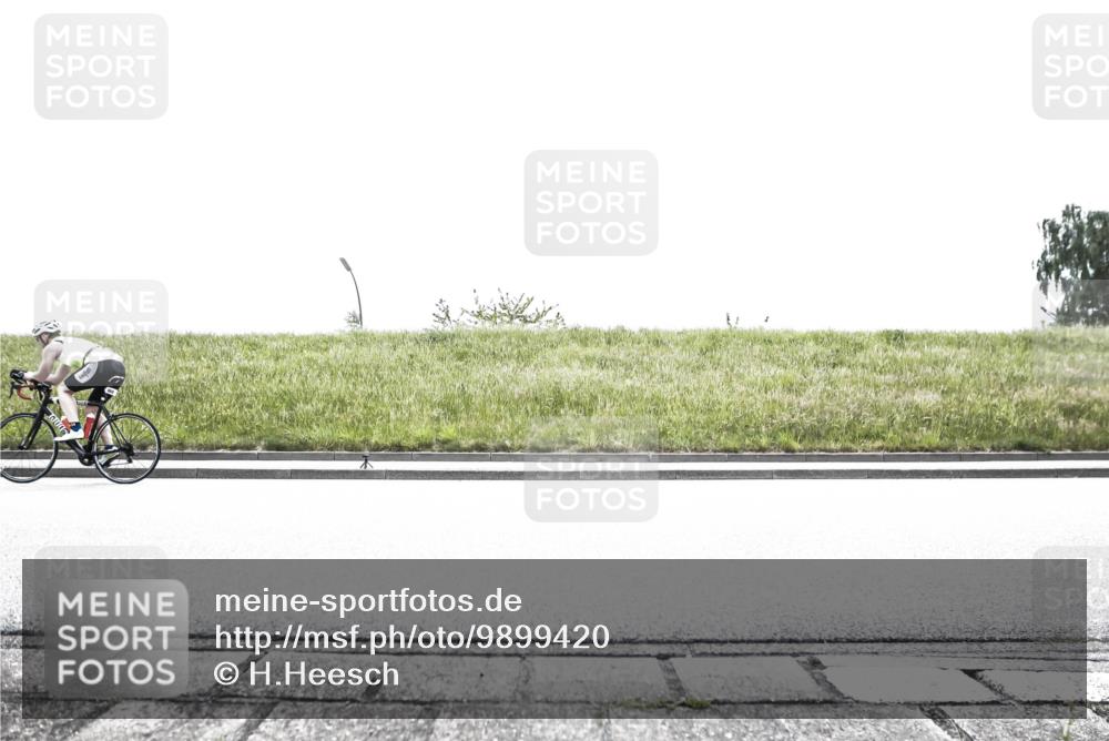 21.06.2026 - 29. Vierlanden-Triathlon H.Heesch http://msf.ph/oto/9899420 21.06.2026 11:40:21 Radfahren 232, 287, 688, 751 meine-sportfotos.de