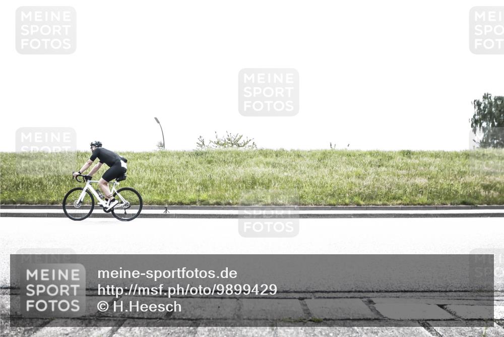 21.06.2026 - 29. Vierlanden-Triathlon H.Heesch http://msf.ph/oto/9899429 21.06.2026 11:40:36 Radfahren 249, 293, 630, 660, 671, 713, 733 meine-sportfotos.de