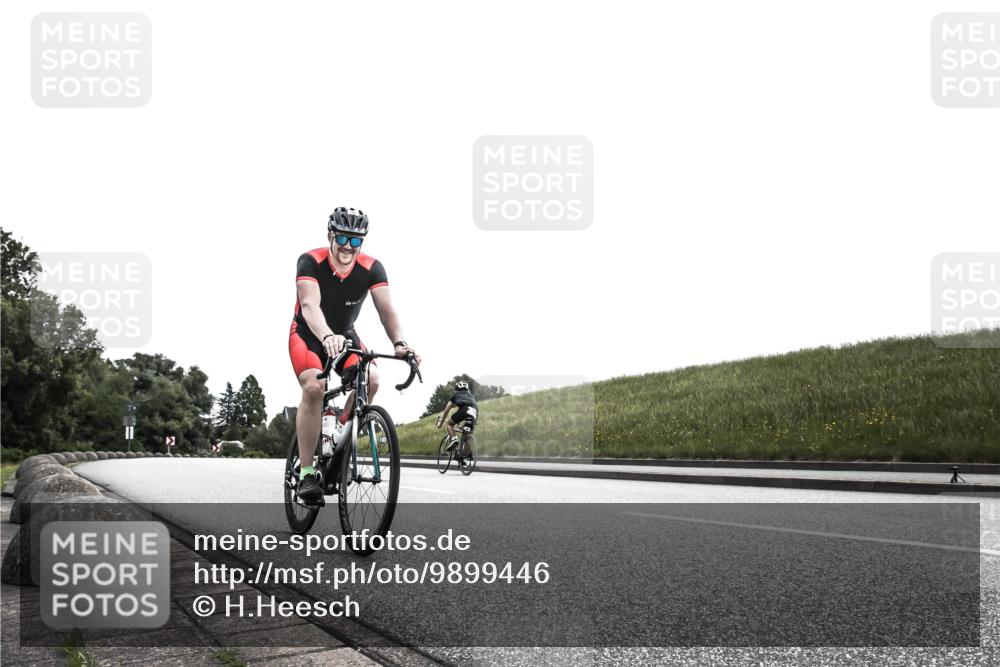 21.06.2026 - 29. Vierlanden-Triathlon H.Heesch http://msf.ph/oto/9899446 21.06.2026 11:03:30 Radfahren 48, 249, 579 meine-sportfotos.de