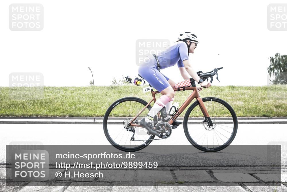 21.06.2026 - 29. Vierlanden-Triathlon H.Heesch http://msf.ph/oto/9899459 21.06.2026 11:41:01 Radfahren 71, 270, 668, 709 meine-sportfotos.de