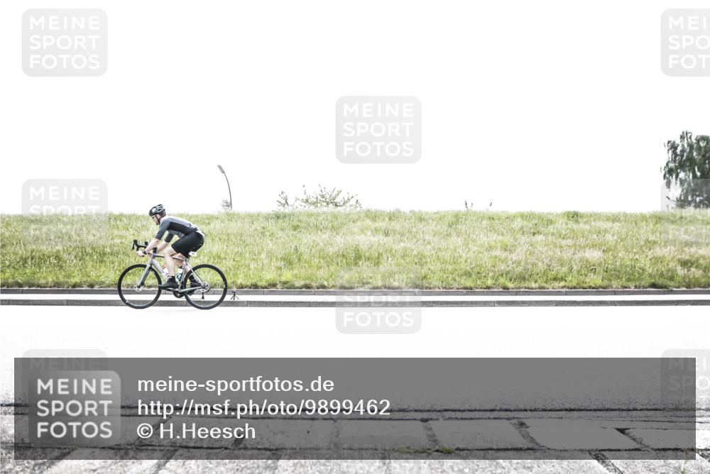 21.06.2026 - 29. Vierlanden-Triathlon H.Heesch http://msf.ph/oto/9899462 21.06.2026 11:41:06 Radfahren 71, 270, 709, 853 meine-sportfotos.de