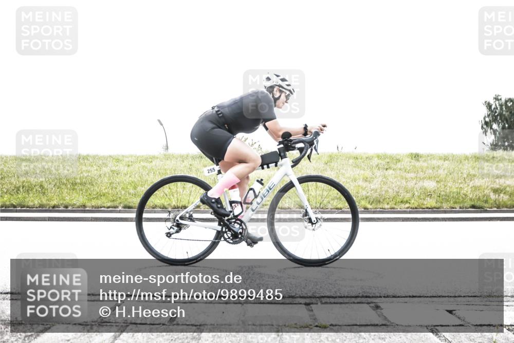 21.06.2026 - 29. Vierlanden-Triathlon H.Heesch http://msf.ph/oto/9899485 21.06.2026 11:45:03 Radfahren 255, 696 meine-sportfotos.de