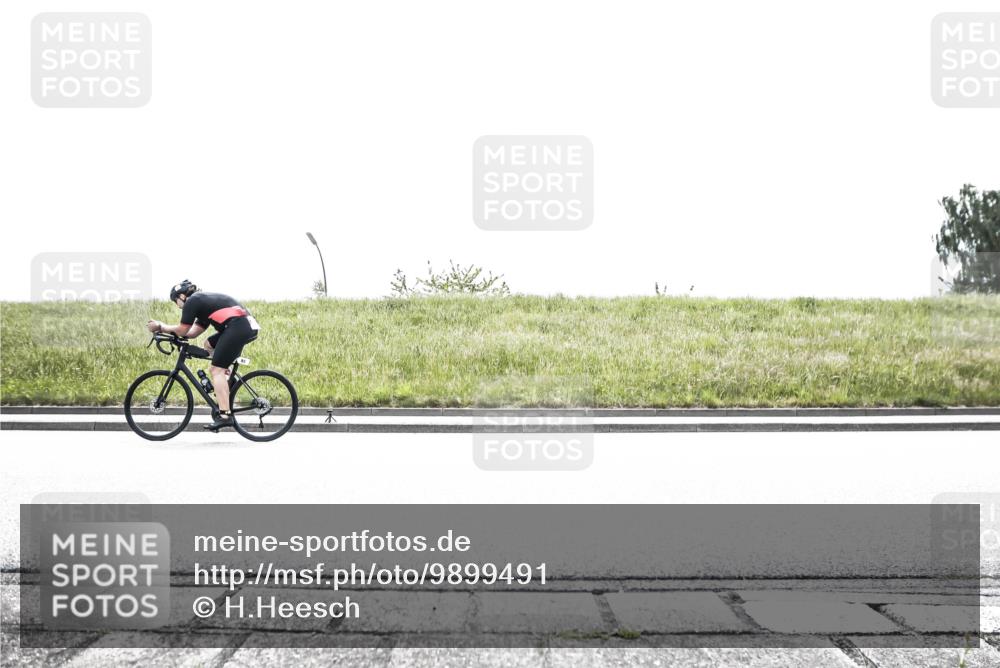 21.06.2026 - 29. Vierlanden-Triathlon H.Heesch http://msf.ph/oto/9899491 21.06.2026 11:45:20 Radfahren 93, 178, 838 meine-sportfotos.de