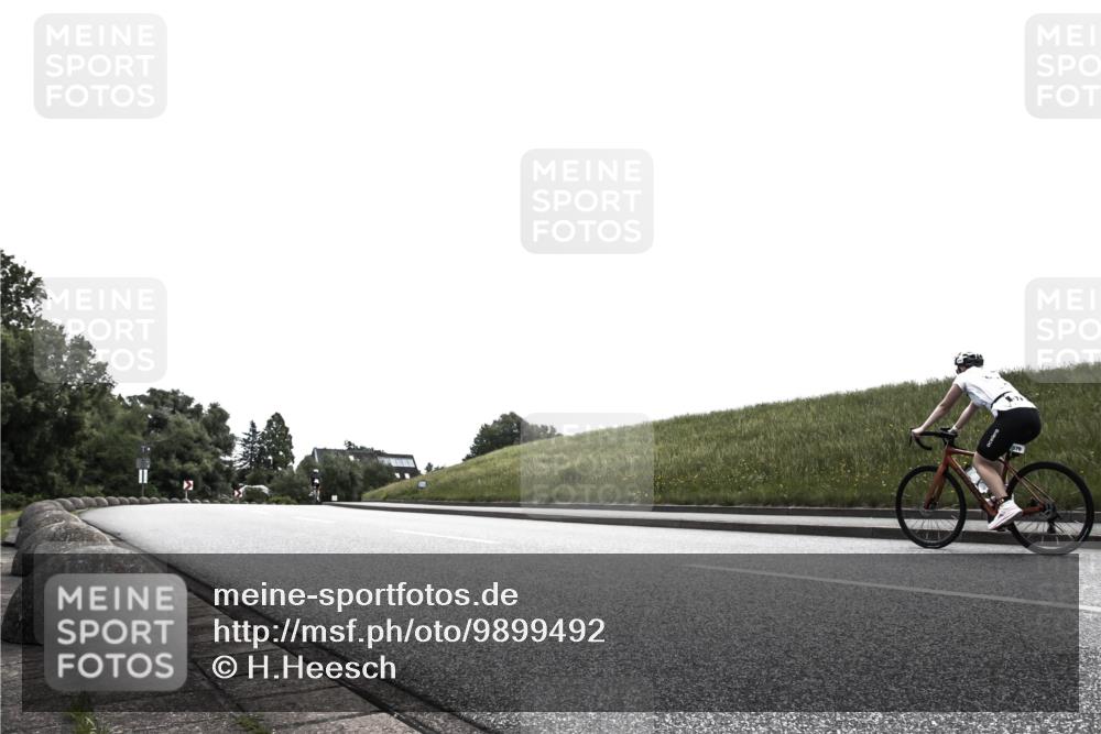 21.06.2026 - 29. Vierlanden-Triathlon H.Heesch http://msf.ph/oto/9899492 21.06.2026 11:03:34 Radfahren 482, 484 meine-sportfotos.de