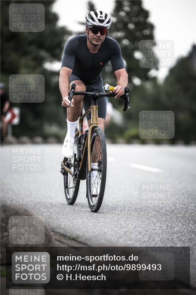 21.06.2026 - 29. Vierlanden-Triathlon H.Heesch http://msf.ph/oto/9899493 21.06.2026 10:07:31 Radfahren 88, 316, 347 meine-sportfotos.de
