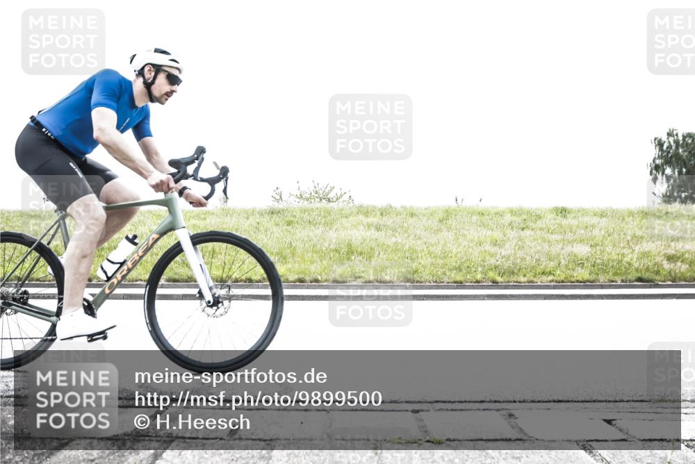 21.06.2026 - 29. Vierlanden-Triathlon H.Heesch http://msf.ph/oto/9899500 21.06.2026 11:45:44 Radfahren 229, 680, 723, 742, 779, 813 meine-sportfotos.de