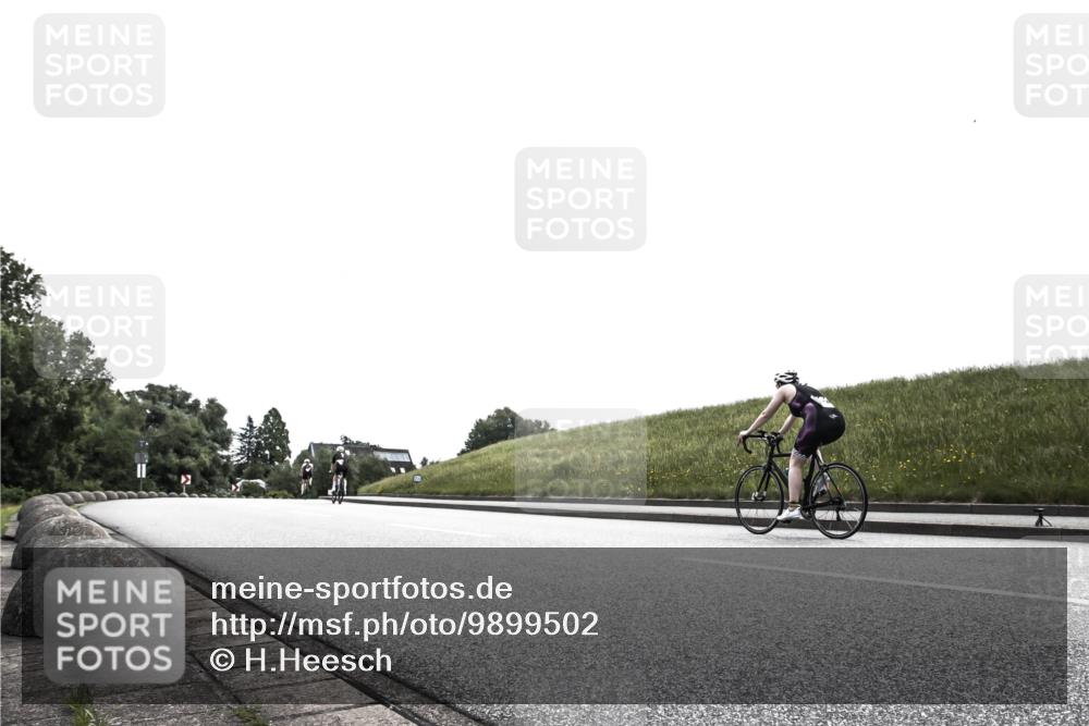 21.06.2026 - 29. Vierlanden-Triathlon H.Heesch http://msf.ph/oto/9899502 21.06.2026 11:04:14 Radfahren 93 meine-sportfotos.de