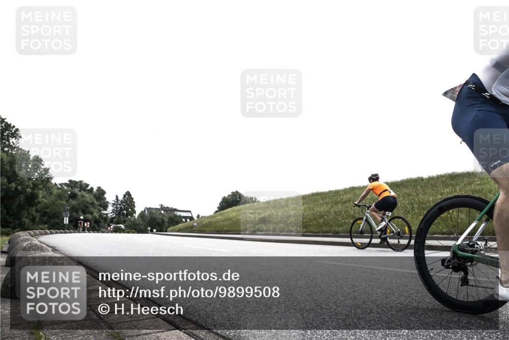 21.06.2026 - 29. Vierlanden-Triathlon H.Heesch http://msf.ph/oto/9899508 21.06.2026 11:06:10 Radfahren 58, 640 meine-sportfotos.de