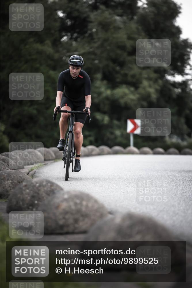 21.06.2026 - 29. Vierlanden-Triathlon H.Heesch http://msf.ph/oto/9899525 21.06.2026 10:07:34 Radfahren 88, 216, 316, 336, 347 meine-sportfotos.de