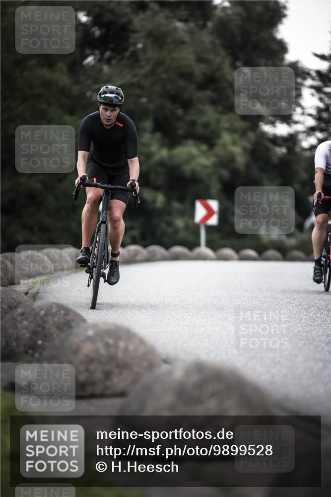 21.06.2026 - 29. Vierlanden-Triathlon H.Heesch http://msf.ph/oto/9899528 21.06.2026 10:07:35 Radfahren 88, 216, 316, 336, 347 meine-sportfotos.de