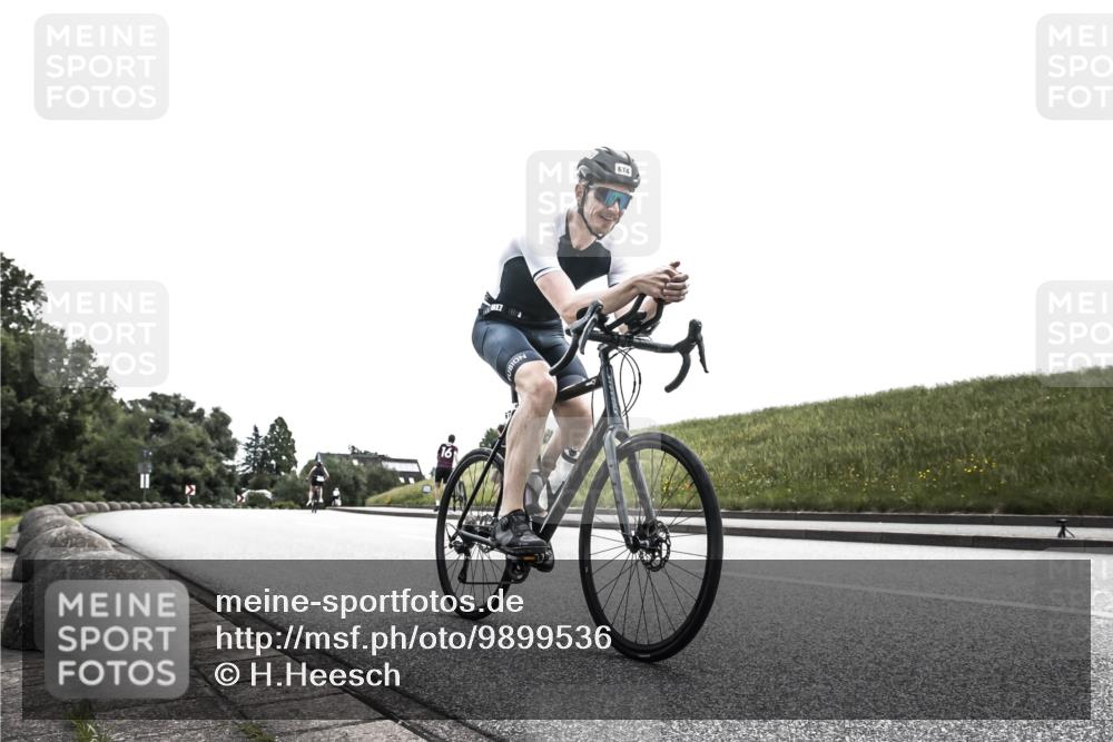 21.06.2026 - 29. Vierlanden-Triathlon H.Heesch http://msf.ph/oto/9899536 21.06.2026 11:06:47 Radfahren 674, 689, 691 meine-sportfotos.de