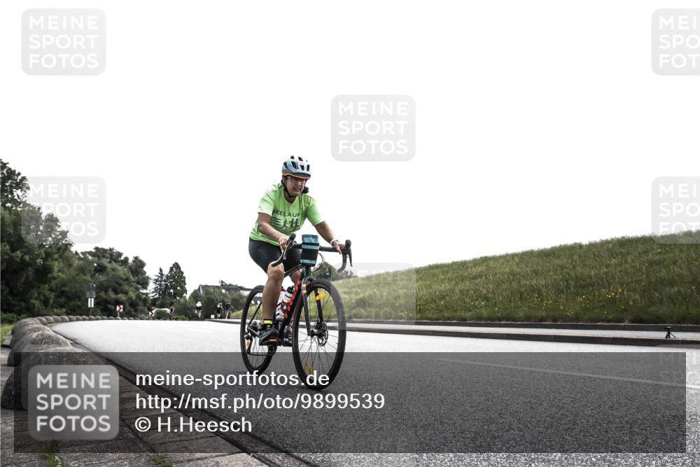 21.06.2026 - 29. Vierlanden-Triathlon H.Heesch http://msf.ph/oto/9899539 21.06.2026 11:07:20 Radfahren 165, 256, 634 meine-sportfotos.de
