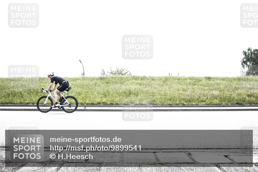 21.06.2026 - 29. Vierlanden-Triathlon H.Heesch http://msf.ph/oto/9899541 21.06.2026 11:46:09 Radfahren 17, 267, 642, 724, 807 meine-sportfotos.de