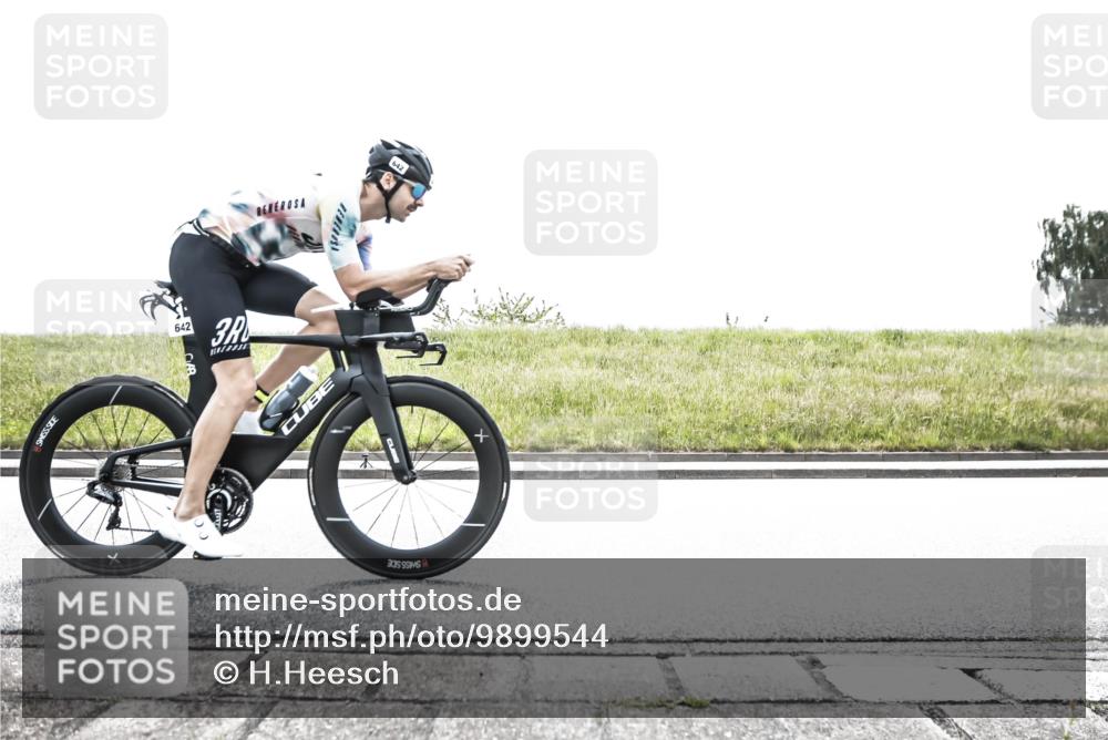 21.06.2026 - 29. Vierlanden-Triathlon H.Heesch http://msf.ph/oto/9899544 21.06.2026 11:46:12 Radfahren 267, 642, 807 meine-sportfotos.de