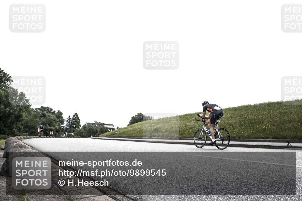 21.06.2026 - 29. Vierlanden-Triathlon H.Heesch http://msf.ph/oto/9899545 21.06.2026 11:08:35 Radfahren 239, 712 meine-sportfotos.de