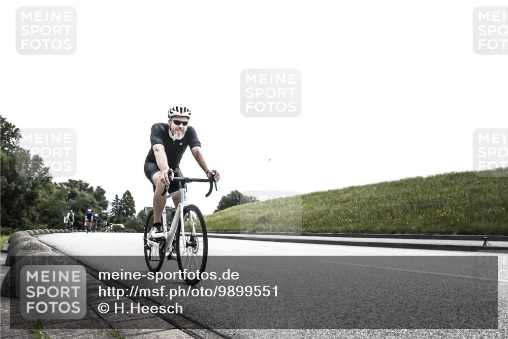 21.06.2026 - 29. Vierlanden-Triathlon H.Heesch http://msf.ph/oto/9899551 21.06.2026 11:10:38 Radfahren 253, 630, 671, 716, 746, 757 meine-sportfotos.de