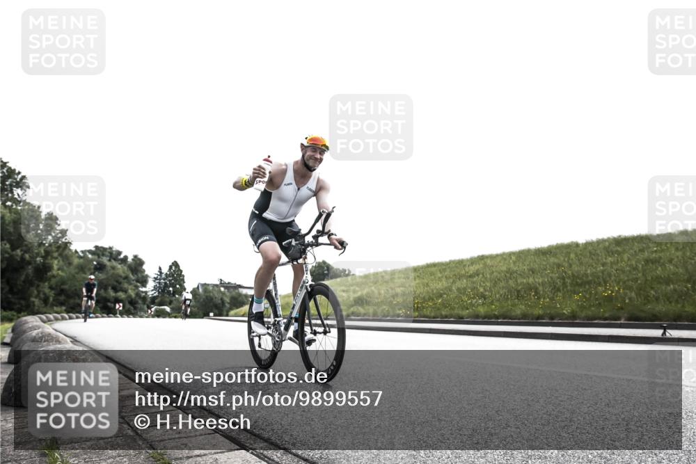 21.06.2026 - 29. Vierlanden-Triathlon H.Heesch http://msf.ph/oto/9899557 21.06.2026 11:11:15 Radfahren 137, 138, 299, 673 meine-sportfotos.de