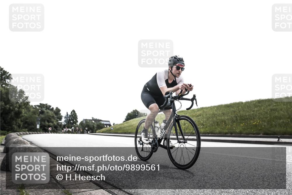 21.06.2026 - 29. Vierlanden-Triathlon H.Heesch http://msf.ph/oto/9899561 21.06.2026 11:11:51 Radfahren 109, 158, 490, 685 meine-sportfotos.de