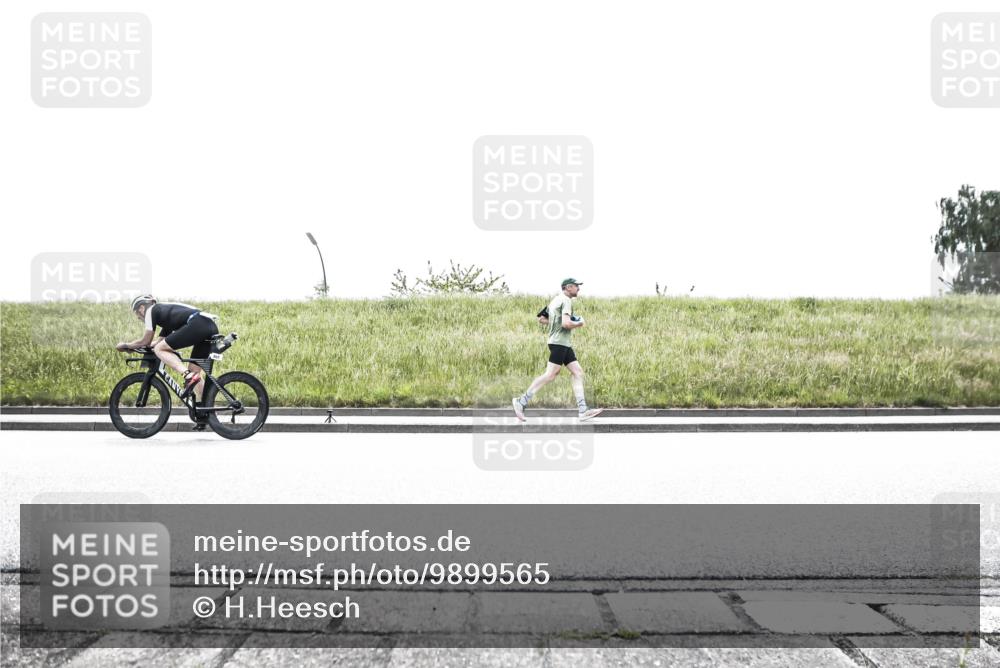 21.06.2026 - 29. Vierlanden-Triathlon H.Heesch http://msf.ph/oto/9899565 21.06.2026 11:47:05 Radfahren 300, 803 meine-sportfotos.de