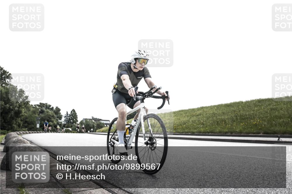 21.06.2026 - 29. Vierlanden-Triathlon H.Heesch http://msf.ph/oto/9899567 21.06.2026 11:12:08 Radfahren 22, 101, 235, 265, 729 meine-sportfotos.de