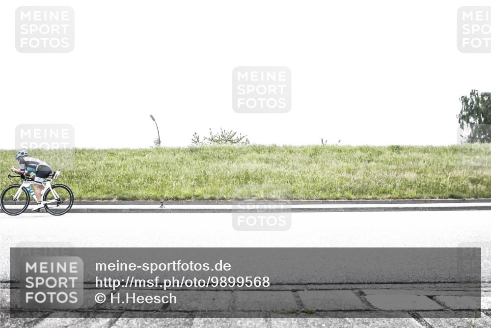 21.06.2026 - 29. Vierlanden-Triathlon H.Heesch http://msf.ph/oto/9899568 21.06.2026 11:47:15 Radfahren 300, 673, 703, 730 meine-sportfotos.de