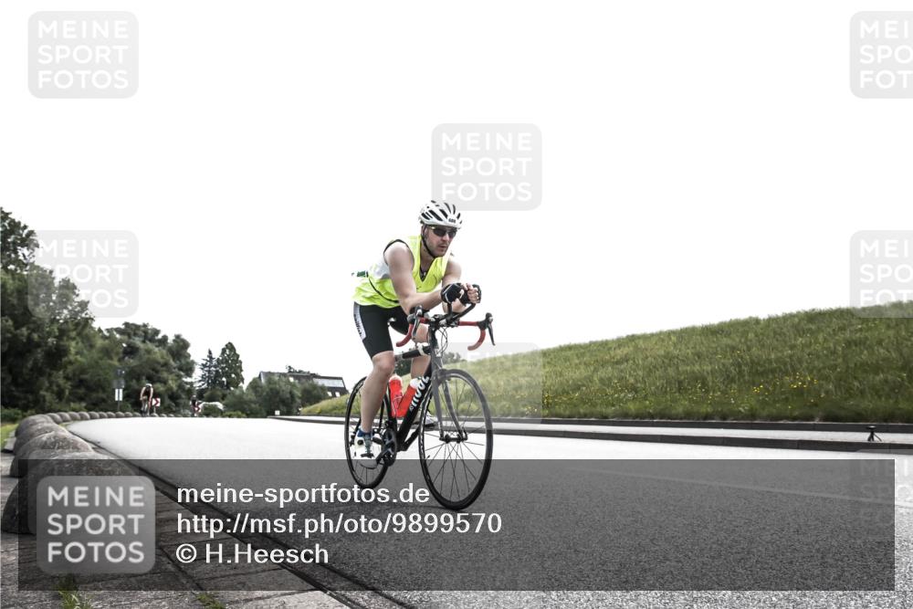 21.06.2026 - 29. Vierlanden-Triathlon H.Heesch http://msf.ph/oto/9899570 21.06.2026 11:12:13 Radfahren 22, 265, 688 meine-sportfotos.de