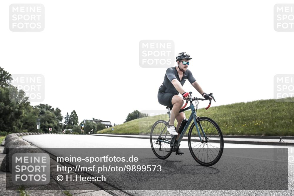 21.06.2026 - 29. Vierlanden-Triathlon H.Heesch http://msf.ph/oto/9899573 21.06.2026 11:12:21 Radfahren 123, 644 meine-sportfotos.de