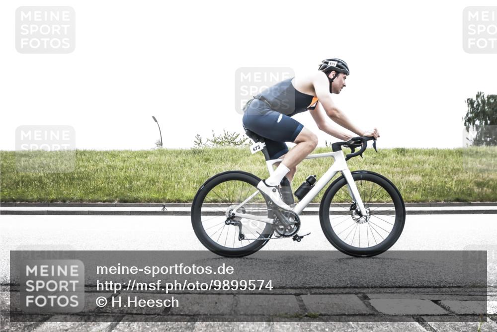 21.06.2026 - 29. Vierlanden-Triathlon H.Heesch http://msf.ph/oto/9899574 21.06.2026 11:47:21 Radfahren 298, 673, 703, 794 meine-sportfotos.de
