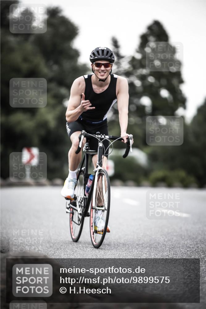 21.06.2026 - 29. Vierlanden-Triathlon H.Heesch http://msf.ph/oto/9899575 21.06.2026 10:07:41 Radfahren 23, 105, 111, 216, 279, 336 meine-sportfotos.de