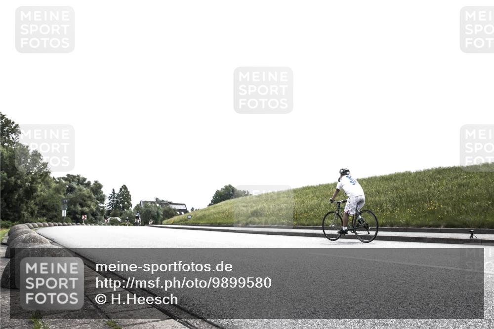 21.06.2026 - 29. Vierlanden-Triathlon H.Heesch http://msf.ph/oto/9899580 21.06.2026 11:13:00 Radfahren 173 meine-sportfotos.de