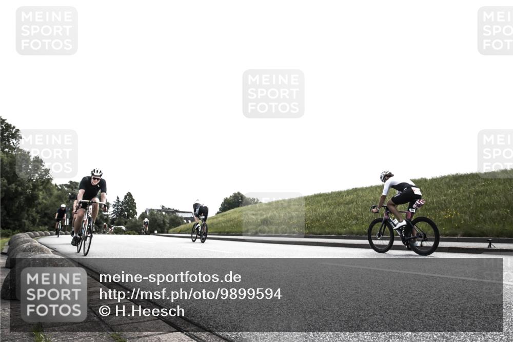 21.06.2026 - 29. Vierlanden-Triathlon H.Heesch http://msf.ph/oto/9899594 21.06.2026 11:13:36 Radfahren 91, 223, 643, 652, 727 meine-sportfotos.de