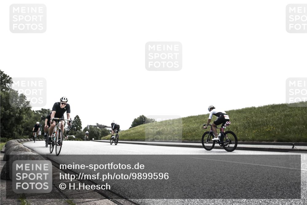 21.06.2026 - 29. Vierlanden-Triathlon H.Heesch http://msf.ph/oto/9899596 21.06.2026 11:13:36 Radfahren 91, 223, 643, 652, 727 meine-sportfotos.de